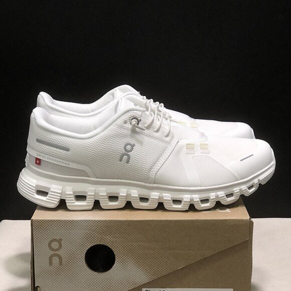 ON Cloud 6 Shoes - White NEW - All-Day Wear - Picture 1 of 5